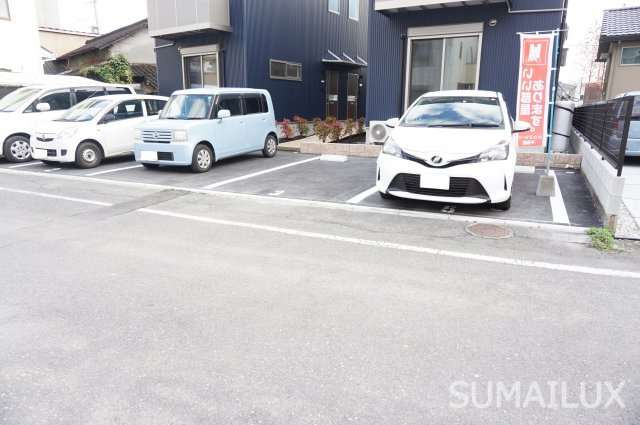 熊本市西区春日４丁目のアパートの駐車場