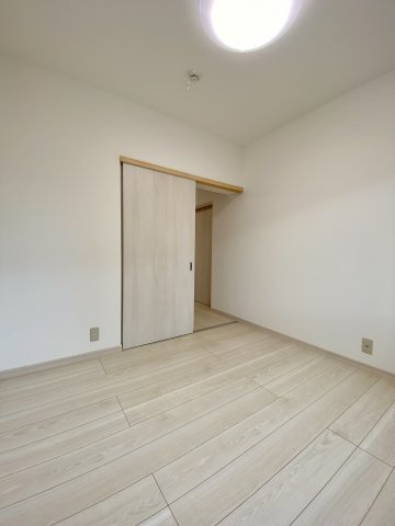 マンション戎塚の洋室