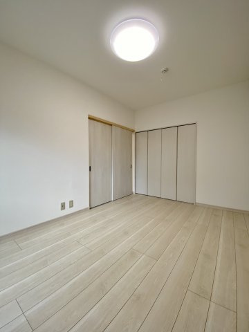マンション戎塚の洋室