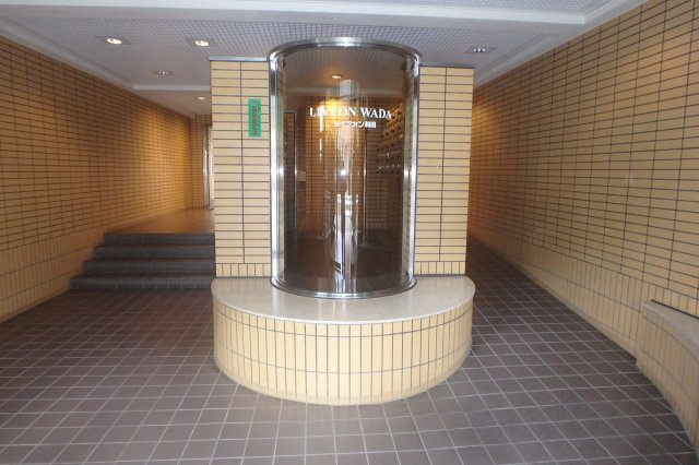 ライブオン和田のエントランス
