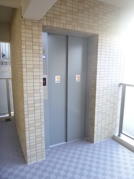 MISTRAL飾磨駅前のエントランス