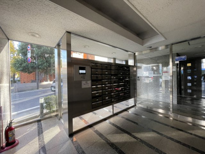 【エントランス】 | エクセルシオール荻窪 | エントランスホールにはオートロック操作盤、集合郵便受けが設置されています♪