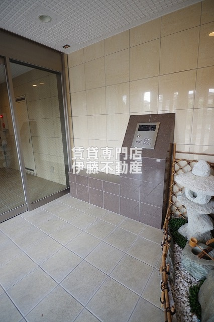 プリマベーラ龍ノ口のエントランス