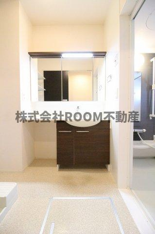 アビテプレミールの洗面所|ゆったりとスペースのある洗面所