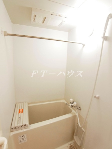 プレジール　１０２の浴室