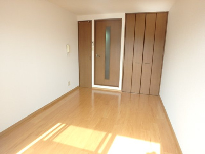 【居間・リビング】 | パールレジデンスⅡ | ゆったり過ごせる居間です