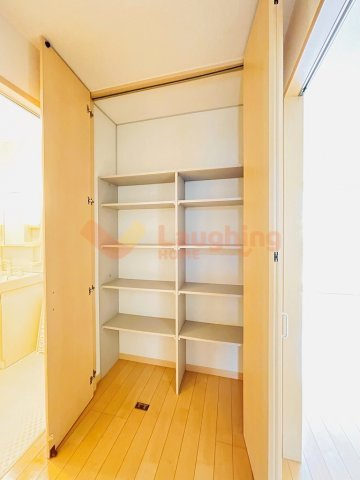 ルーンルディーの収納|収納があります※反転タイプのお写真になります。