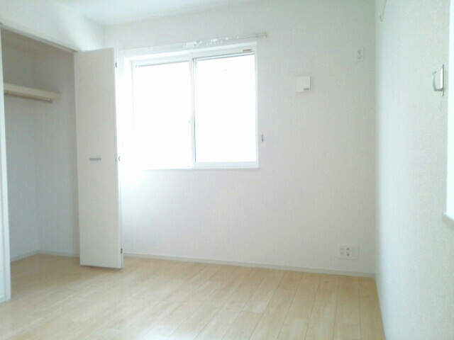 エレガント茱萸木の寝室