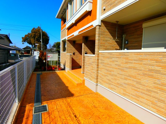 エレガント茱萸木のエントランス