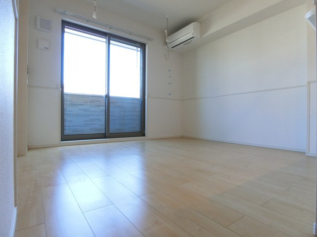 グランソレイユの居間・リビング