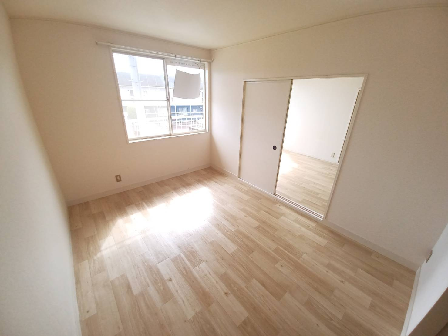 鷺内シーサイドタウンE棟の洋室