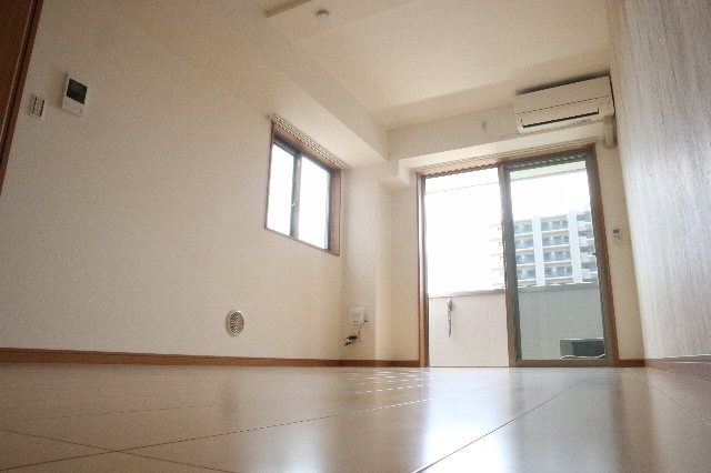 【居間・リビング】 | シンシア八番館　 | ゆったり過ごせる居間です