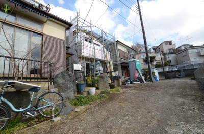 【前面道路含む現地写真】 | 海老名市望地2丁目　新築戸建て　全1棟　【仲介手数料無料】 | ※令和5年3月上旬に撮影