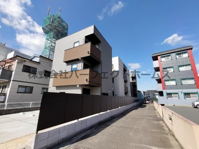 Wind Bell堂山の外観