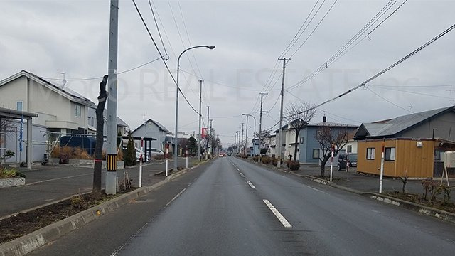 【前面道路含む現地写真】 | 北見市中央三輪中古住宅