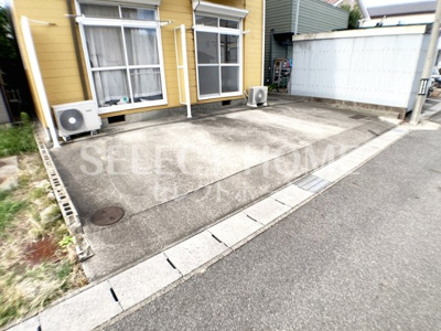 【駐車場】 | アーバン新崎 | 駐車場に車を止められます