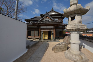 【外観】 | 灯篭がアクセントになりますね♪