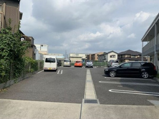【駐車場】
