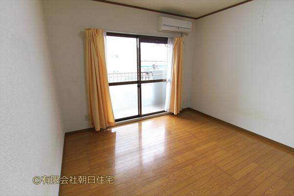 ピュア広本町の居間・リビング