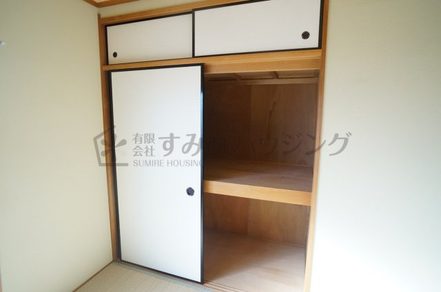 ライフイン宝塚Ⅱの収納