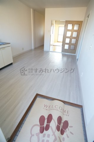 ライフイン宝塚Ⅱの玄関