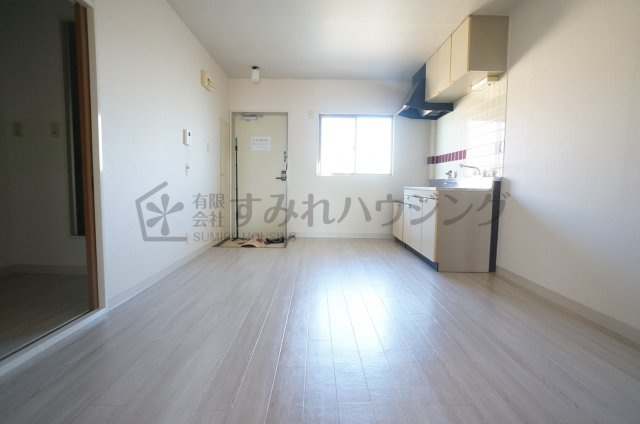 ライフイン宝塚Ⅱの居間・リビング