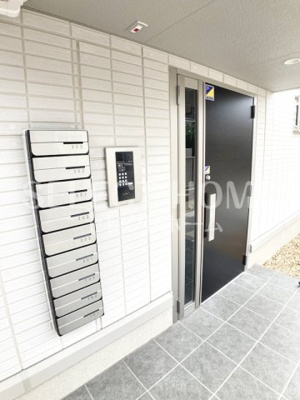 【エントランス】 | ヴィルヌーブ | エントランスです