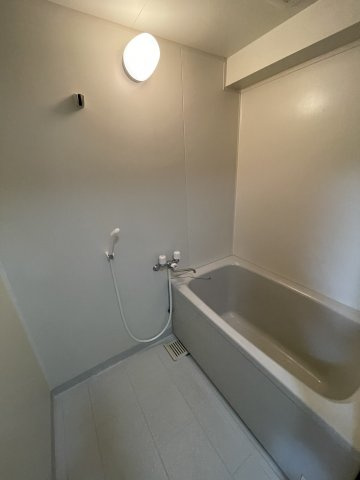 晋栄一番館の浴室|お風呂で日々の疲れを落としましょう