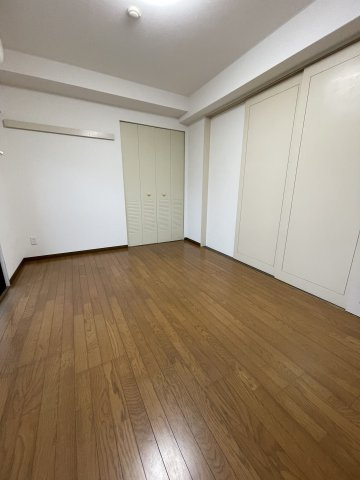 晋栄一番館の居間・リビング|ゆったりとした居間です