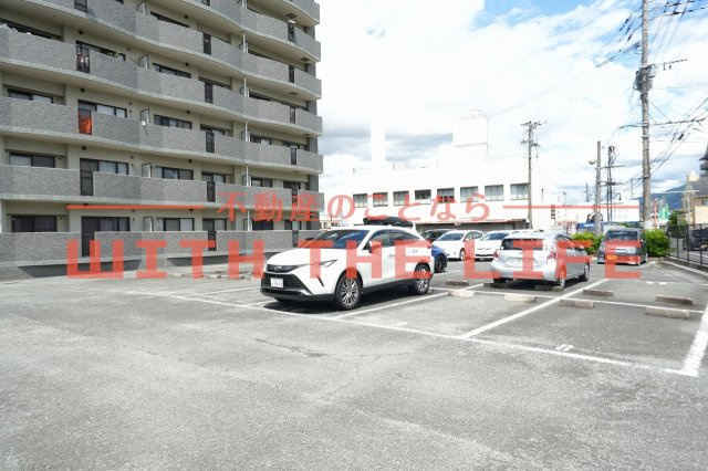 プレミール旗崎【10,000円キャッシュバック対象物件】の駐車場|駐車場があります