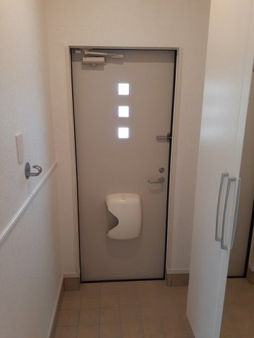 ネルソン四番館の玄関