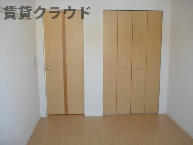 ハピネスの寝室|落ち着いた色調の寝室です