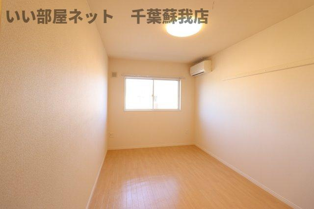 ハピネスの洋室|明るい洋室です