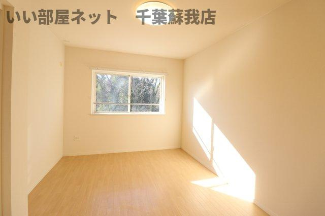 ハピネスの洋室|落ち着いた色調の洋室です