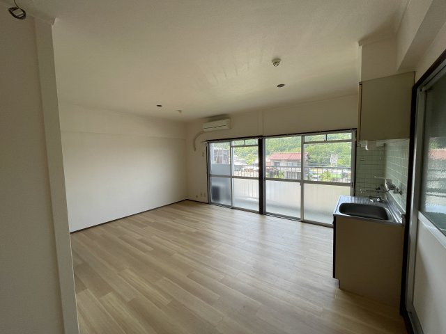 各務ハイツの居間・リビング