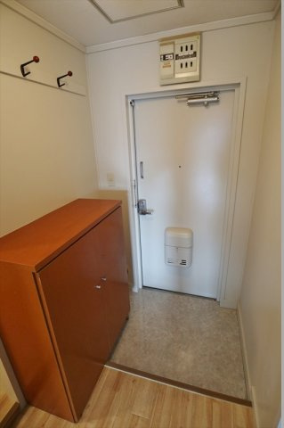 ビレッジハウス高美が丘タワーの玄関