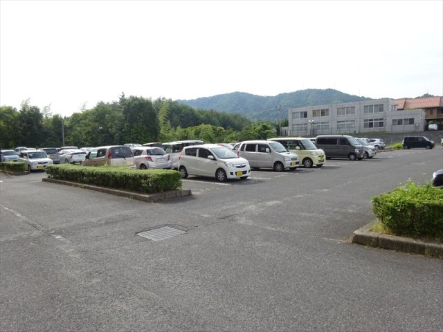 ビレッジハウス高美が丘タワーの駐車場