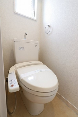 【トイレ】 | ポラリスヤナセⅠ | 別号室の写真になります。現況優先。