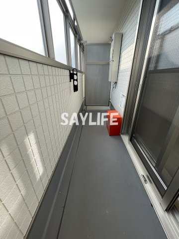 ヴィクトワール放出のバルコニー