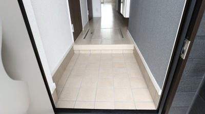 【玄関】 | ソレアードホソヤF