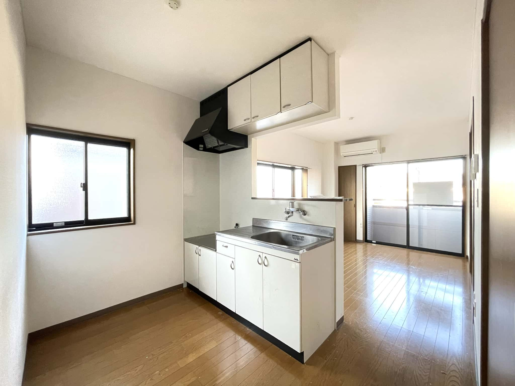 リバーコーポBの居間・リビング|DK（2023年撮影）