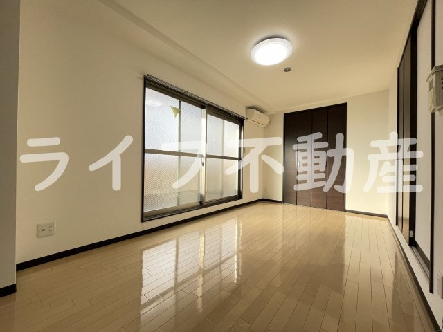 クイーンライフ今里の居間・リビング|使いやすい居間です