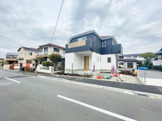 【前面道路含む現地写真】 | 前面道路含む現地写真です