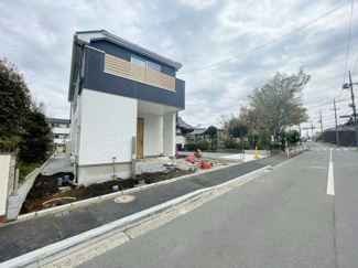 【前面道路含む現地写真】 | 前面道路含む現地写真です