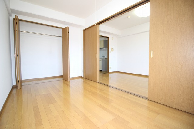 メロディハイム稲荷町の収納|ちょっとした収納スペースも充実しています
※間取り反転の場合あり、内装が若干異なる場合がございます