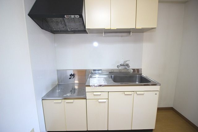 メロディハイム稲荷町のキッチン|キッチンでお料理をお楽しみください
※間取り反転の場合あり、内装が若干異なる場合がございます