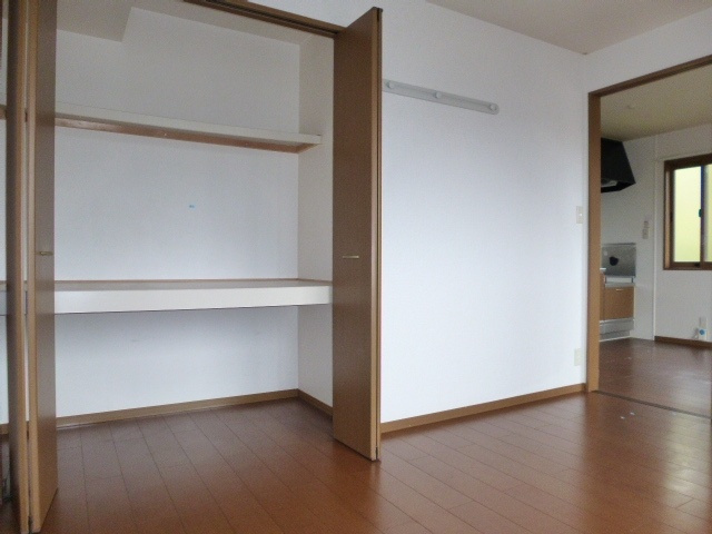 プロミネンスの洋室