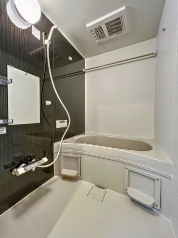 ローズコート本八幡の浴室