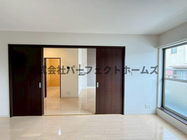 CASA FELIZの洋室|明るい洋室です