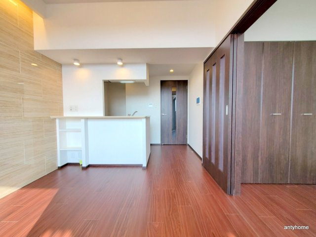 プレジオ難波ASIAN　仲介手数料無料の居間・リビング